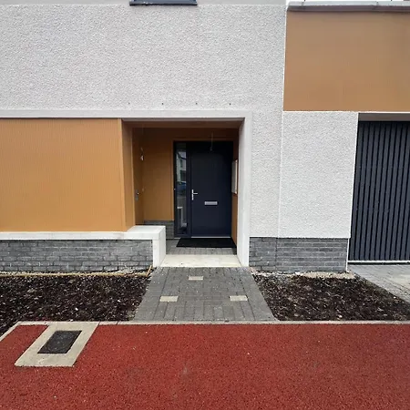 Stylish Ensuite Bedrooms In Dublin-Free Parking-15 Min Airport-Shared Accomodation *