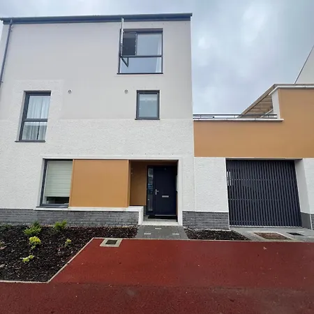 Stylish Ensuite Bedrooms In Dublin-Free Parking-15 Min Airport-Shared Accomodation 民宿