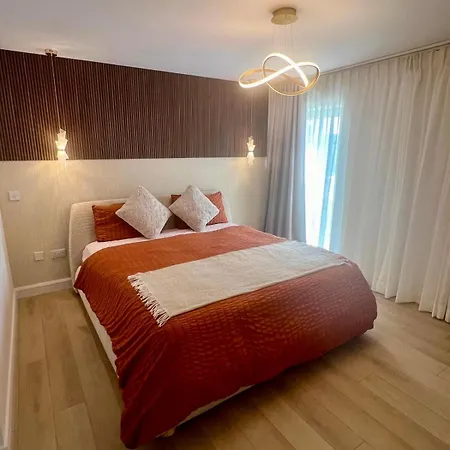 Rum i privatbostad Stylish Superking And King Ensuite Bedrooms In Dublin-free Parking- 15 Min Airport Dublin