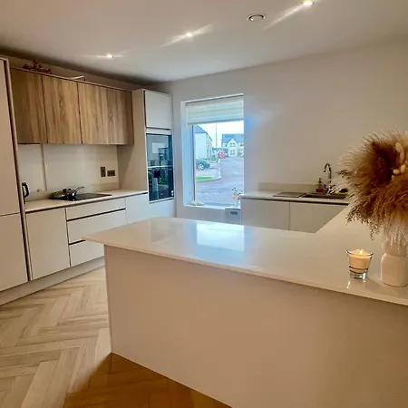 Stylish Ensuite Bedrooms In Dublin-Free Parking-15 Min Airport-Shared Accomodation * 都柏林