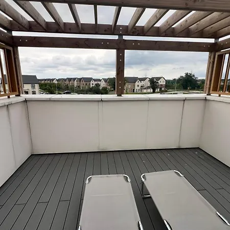 Stylish Ensuite Bedrooms In Dublin-Free Parking-15 Min Airport-Shared Accomodation