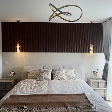 Stylish Superking And King Ensuite Bedrooms In *