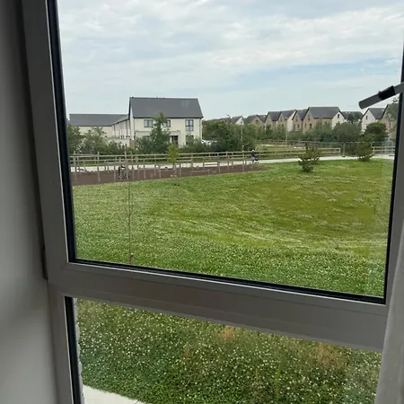 Stylish Ensuite Bedrooms In Dublin-Free Parking-15 Min Airport-Shared Accomodation * 都柏林