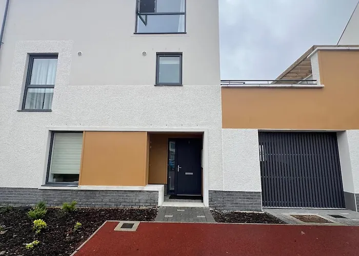 Stylish Superking And King Ensuite Bedrooms In 홈스테이