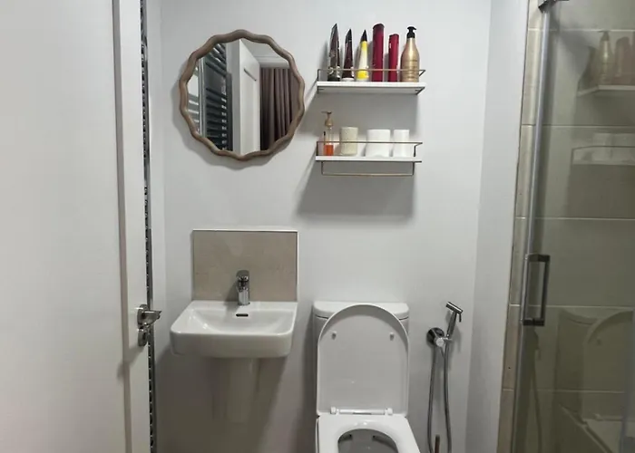 Stylish Superking And King Ensuite Bedrooms In 홈스테이