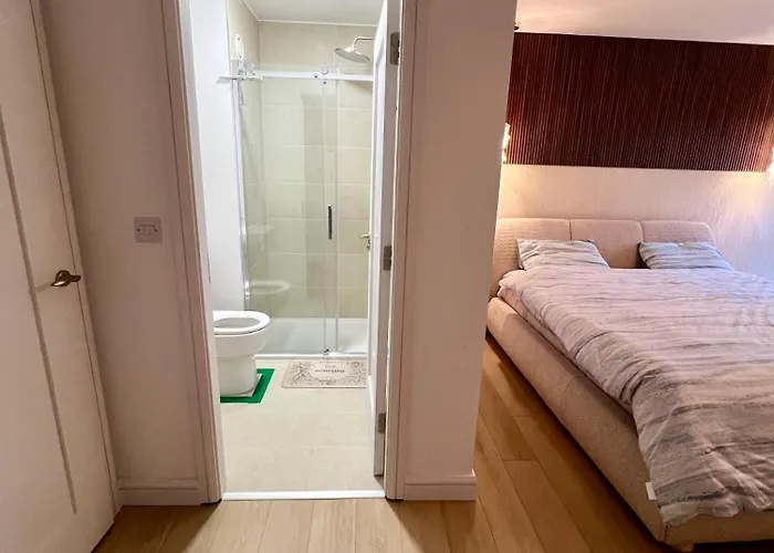 Stylish Superking And King Ensuite Bedrooms In