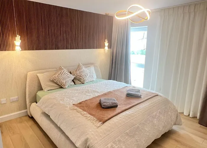 Stylish Superking And King Ensuite Bedrooms In 홈스테이 더블린