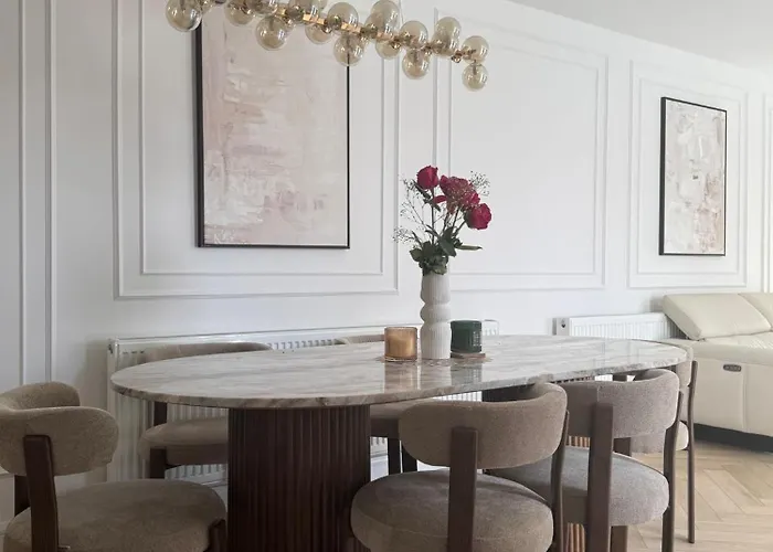 Stylish Superking And King Ensuite Bedrooms In Privatunterkunft Dublin