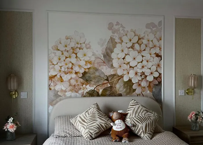 Stylish Superking And King Ensuite Bedrooms In *