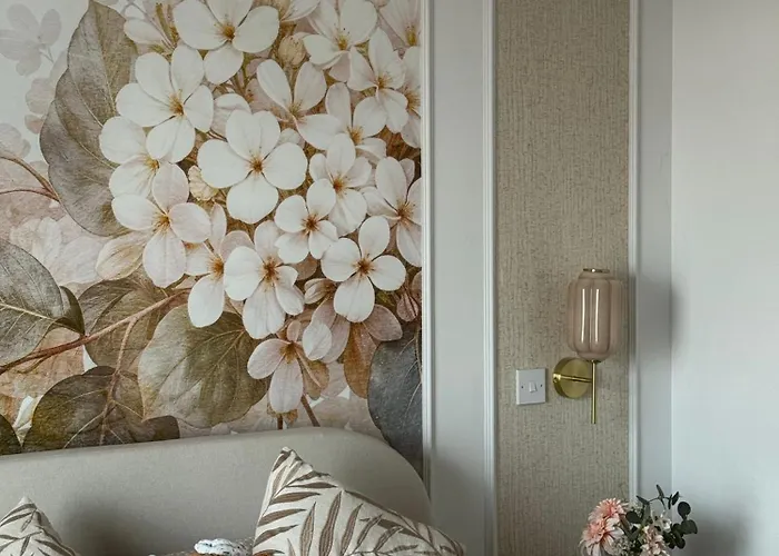 Stylish Superking And King Ensuite Bedrooms In Privatunterkunft Dublin