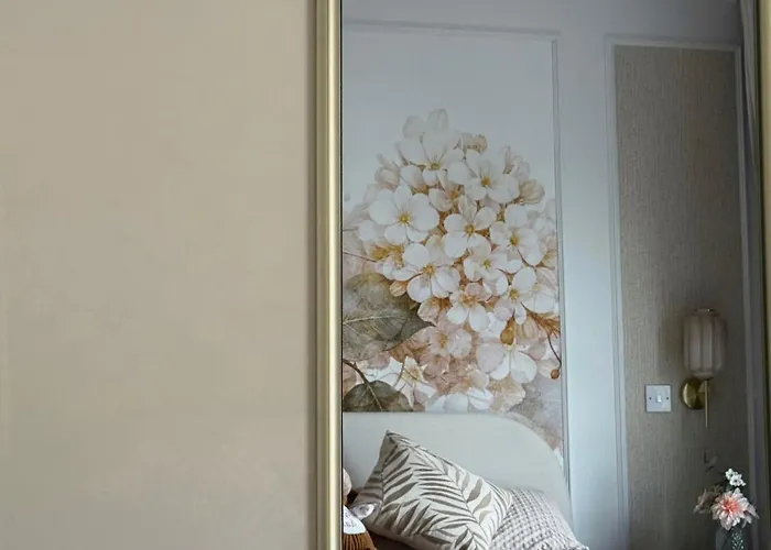 Stylish Superking And King Ensuite Bedrooms In *