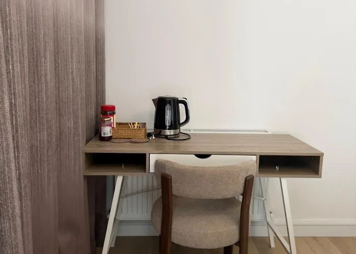 Stylish Superking And King Ensuite Bedrooms In *