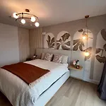 Stylish Superking And King Ensuite Bedrooms In Dublin-free Parking- 15 Min Airport 홈스테이 *