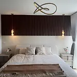 Stylish Superking And King Ensuite Bedrooms In Dublin-free Parking- 15 Min Airport *